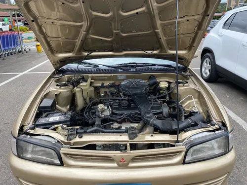 Mitsubishi Lancer 1.3 Gl 4 p