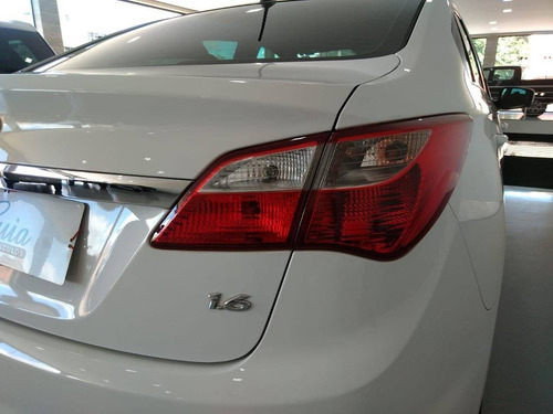 Hyundai Hb20s 1.6 Comfort Plus 16v Flex 4p Manual