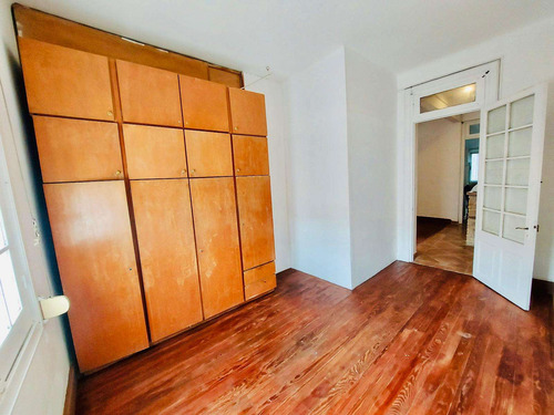 Apartamento En Venta, 2 Dormitorios, En Centro.