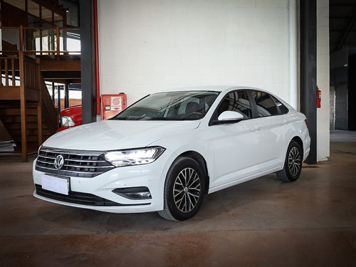 Imagen 2 de 15 de Volkswagen Vento 2019 1.4 Comfortline 150cv At
