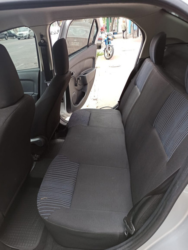 Renault Logan Authentique Plus 1.6 2017