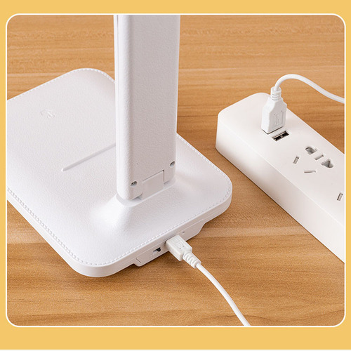 Lámpara De Mesa Con Carga Usb Y Enchufe De Doble Propósito,