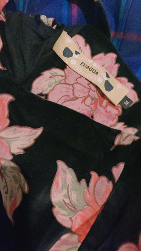 Vestido De Terciopelo Negro Enagua