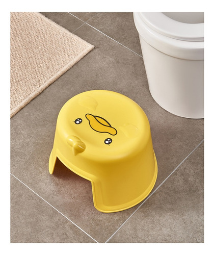 Banco Taburete Portatil Multiusos Resistente Pato Niños Color Amarillo