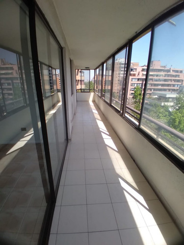 Excelente Barrio De Ñuñoa