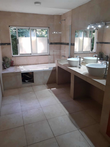 Imagen 8 de 14 de Casa P/ 8/10 Pers, 5 Ambientes Excelente Propiedad