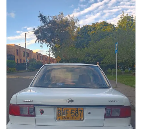 Nissan Sentra 1.6 B13 Std