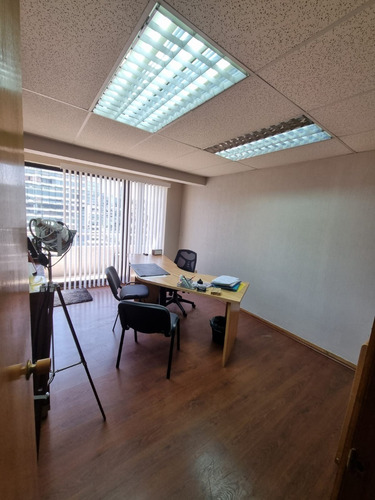 Imagen 6 de 14 de Oficina En Providencia Con 3 Privados, 2 Baños Y Otros