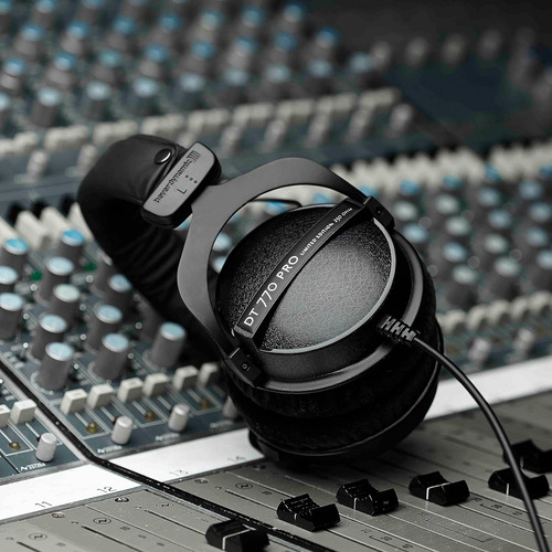 Beyerdynamic Dt 770 Pro - 250 Ohmios Le Dt 770 Pro 250 Oh...