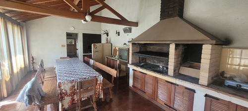 Venta En Block, Casa De 5 Ambiente + Galpón De Loza