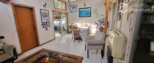 Casa En Venta De 4 Dorm. En La Cisterna
