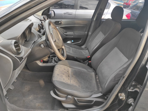 Imagem 7 de 15 de Ford Fiesta 2011 1.0 Flex 5p