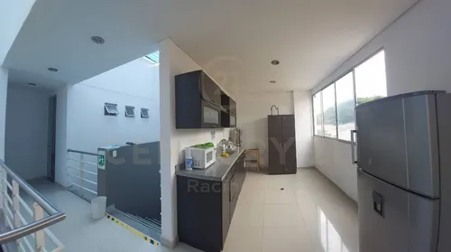 Alquiler Oficinas En La Flora 615mts2