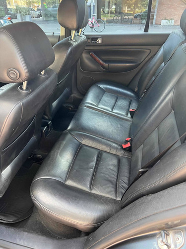 Imagen 20 de 25 de Volkswagen Bora 2012 1.8 Highline T Tiptronic Cuero