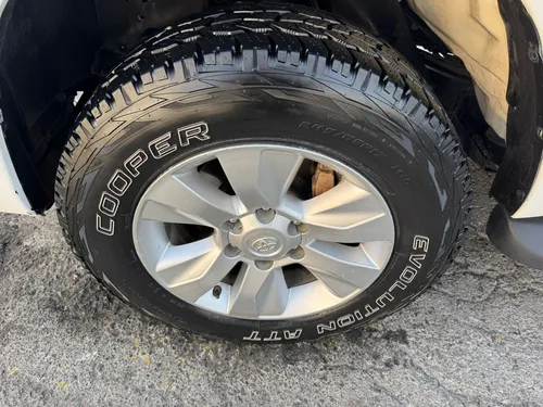 Toyota Hilux 2.7 Cabina Doble Base Mt