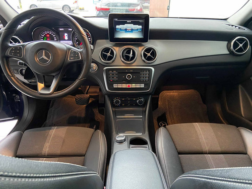 Imagem 10 de 11 de Mercedes-benz Gla 200 1.6 Cgi Flex Advance 7g-dct