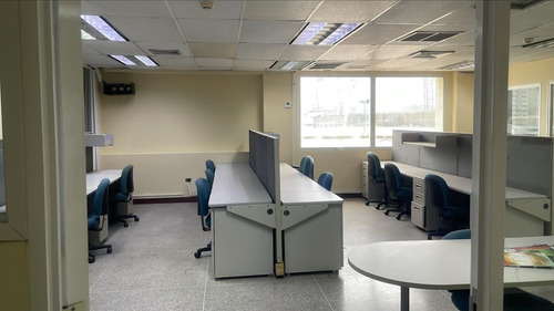 Local Comercial En Alquiler Ubicado En La Av Fuerzas Armadas Barcelona
