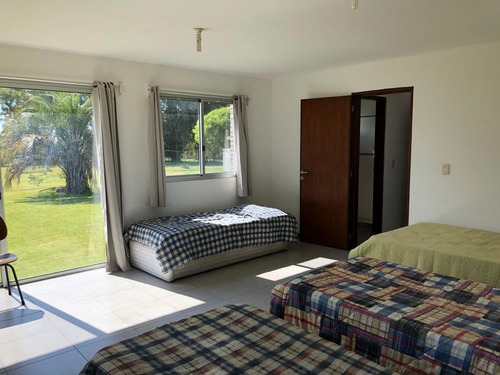 Chacra De 6 Suites, Piscina, Parrillero Y Hermosas Vistas !!