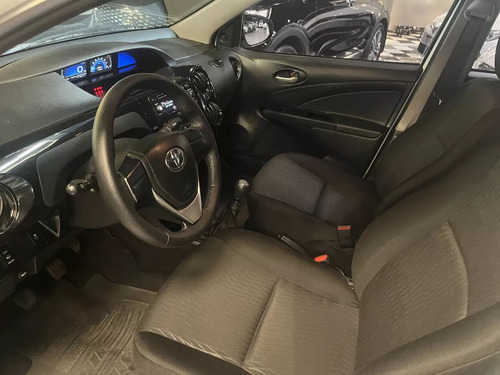 Toyota Etios 1.5 Sedan X