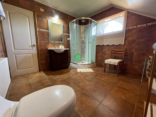 Hermosa Casa En Venta De 5 Dorm. En Osorno