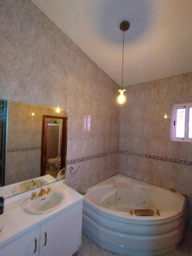 Casa En Venta En La Viña Calle Privada (ac)
