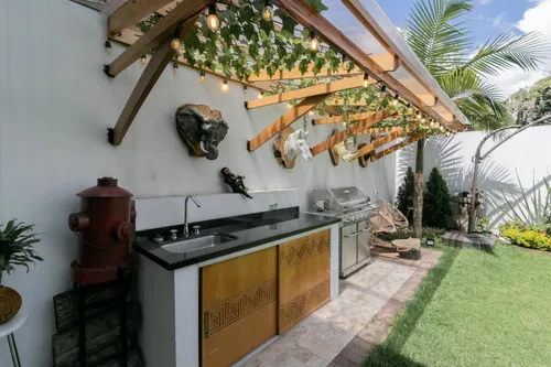 Casa En Venta En Niza. Cod V1080016