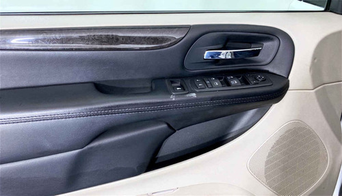 Imagen 8 de 15 de 111814 - Chrysler Town & Country 2016 Con Garantía