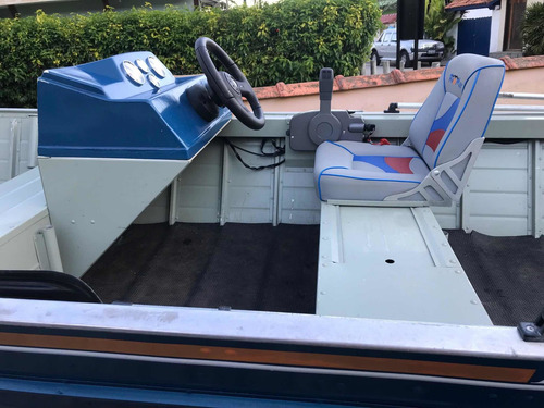 Imagem 6 de 15 de Barco Top Motor De 40 Hp 70 Horas De Uso