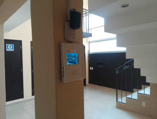 Amplia Y Cómoda Oficina En Renta