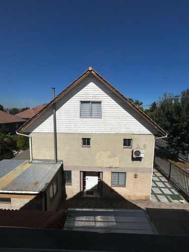 Casa Familiar Con Excelente Ubicación