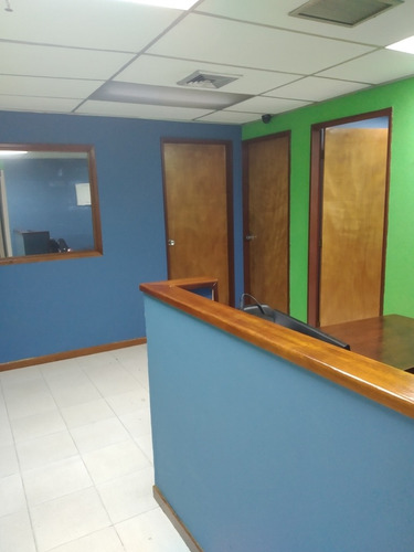 Oficina En Venta En La Av. Urdaneta 