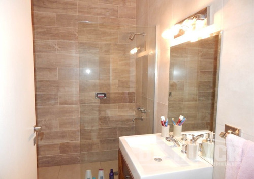 Casa Fondo En Venta En Quilmes Oeste