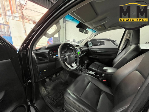 Toyota Hilux 2.8 D-4D TURBO DIESEL CD POWER PACK 4X4 MANUAL
