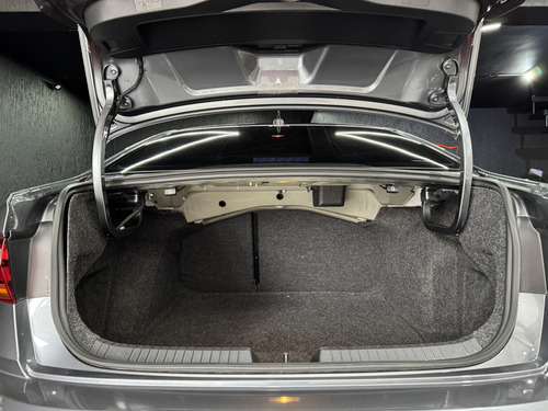 Volkswagen Jetta R-LINE 250 TSI 1.4 FLEX 16V AUT.