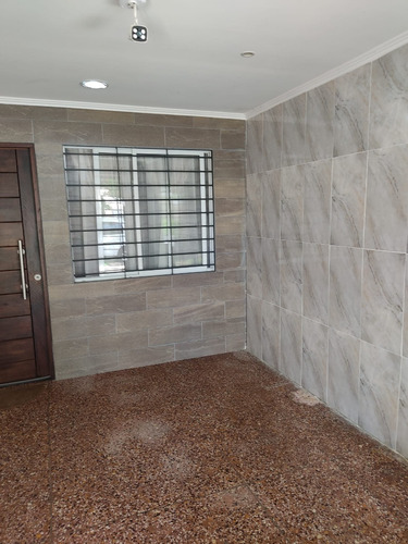 Dos Casas En Ventas 2 Dormitorios En La Blanqueada
