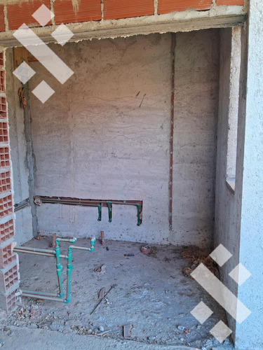 En Venta, Casa De 4 Dormitorios En Obra Santa Rita, Plottier
