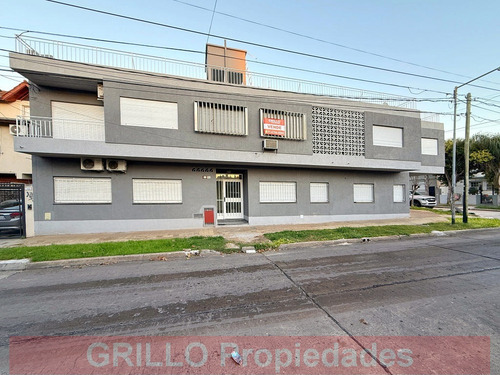 Reconquista 2990. Departamento Dos Ambientes. Cocina Independiente Con Lavadero. Al Frente.