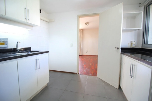 Imagen 12 de 26 de Excelente Oportunidad !! Apartamento En Pleno Malvin 118 M2 - 2d / 2b - Con Garage Y Patio. Edificio Con Piscina, Solarium, Parrillero Y Gym