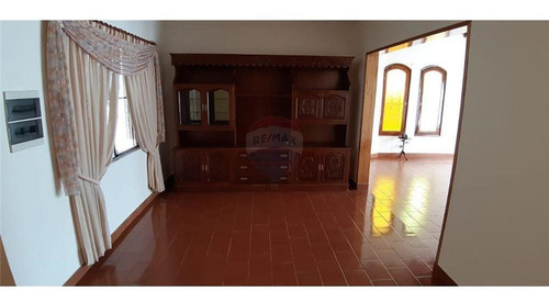 Imagen 5 de 14 de Vendo Lujosa Casa Con Piscina.