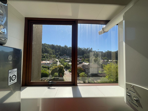 Amoblado Completamente, 2 Dormitorios, 2 Baños, Como Nuevo