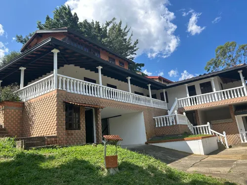 Casa En Arriendo En Robledo, La Pola. Cod A16552