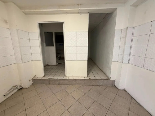 Gran Local Comercial Rotonda Grecia - Peñalolen