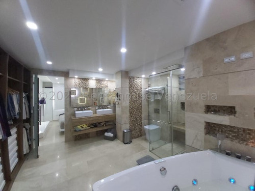 Maribel Morillo Asesor Inmobiliario De Rentahouse Vende; Elegante Y Sobrio Apartamento; Con 3 Hab. Y Con 4 Baños; Condominio Con Planta Electrica Y Piscina; Este De Barquisimeto Lara
