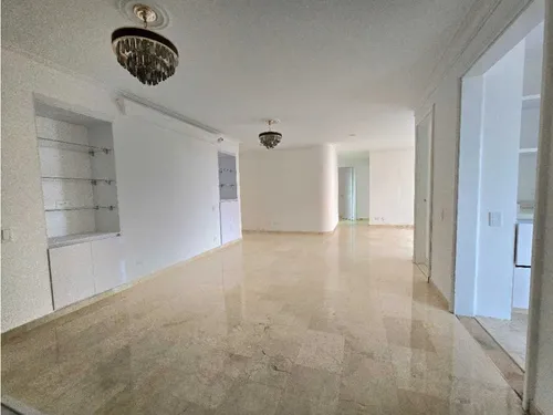 Gran Oportunidad En El Corazón De Laureles Cerca A Todo