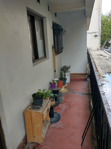 Departamento Reciclado Con Amplio Balcon A La Calle Excelente Ubicacion, Mar Del Plata