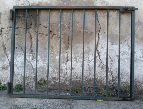 Puerta Reja Adaptable A Reja P/ventana. C/pasador Gris (Usado)