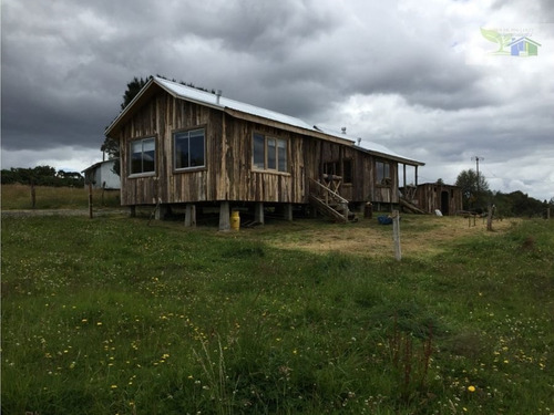 Se Vende Campo Con Casa Rustica Y Cabañas En Sector Coquiao