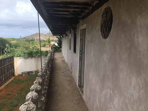 Imagen 11 de 15 de Excelente Oportunidad Casa/ Edificio Con Vista Al Mar Y Montaña. Total 8 Apartamentos Y 1000m2 Terreno. Venta Dueño Directo. Residencias (o Hotel) Uvas Del Mar.