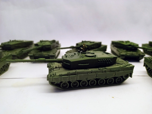 Tanque De Guerra Escala Ho + Soldado. Maqueta Imp 3d