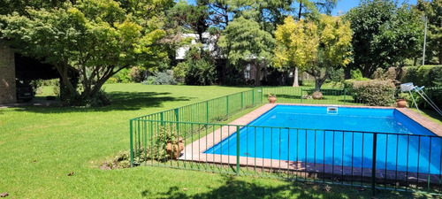 Venta Casa Cc San Carlos 250 M² Lote 880 M² 4 Dorm.